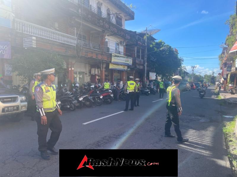 Sat Lantas Polres Karangasem Laksanakan Penjagaan di Pasar Timur Amlapura dalam rangka Ops Keselamatan Agung 2026