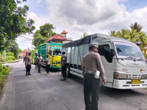 Polsek Klungkung Gelar FGD, Patroli Skala Menengah dan Sosialisasi Call Center 110 kepada Sopir Truk Galian C
