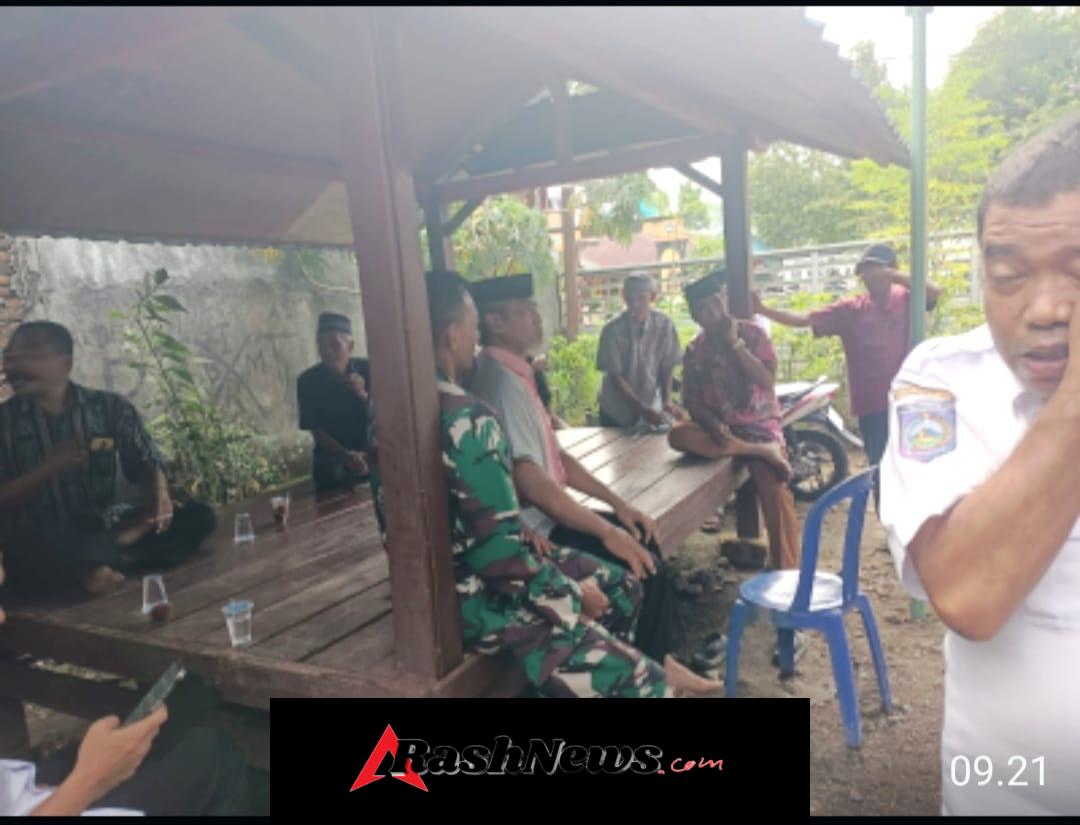 Dialog Babinsa dengan Tokoh Agama Wujudkan Desa Kelanir Aman dan Kondusif