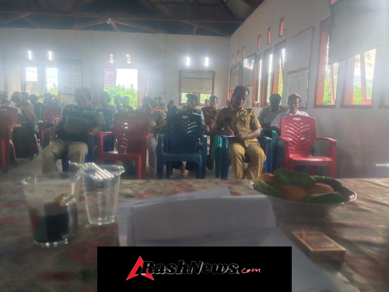 RAT Ke-1 KDMP Benteng Dewa, Babinsa Koramil 1630-02/Lembor Tunjukkan Komitmen Pendampingan Desa