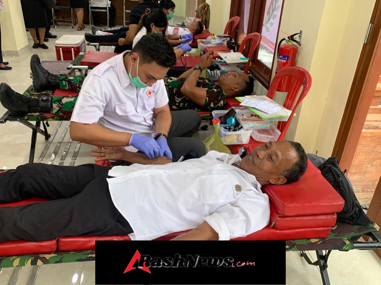 Sinergi Camat Denpasar Barat-Koramil 1611-07: Donor Darah Massal HUT Kota ke-238