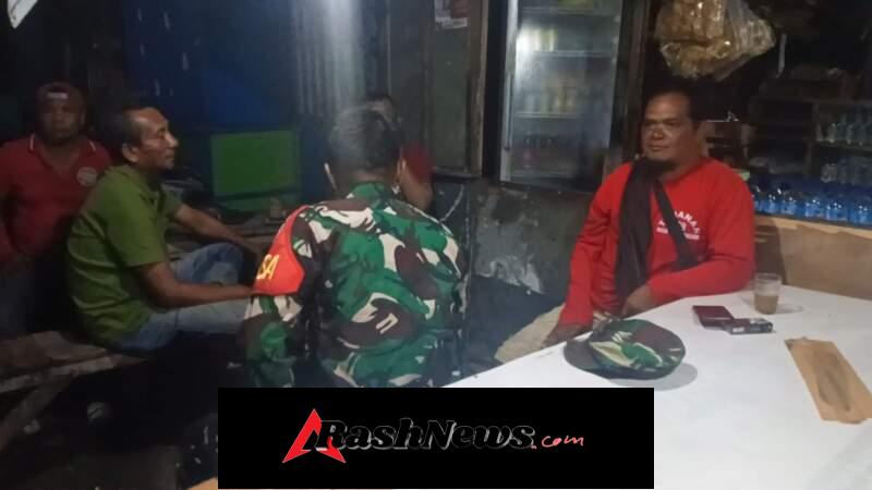 Lewat Kongkow Santai, Babinsa Tembeng Putik Bangun Kesadaran Warga Jaga Keamanan Lingkungan