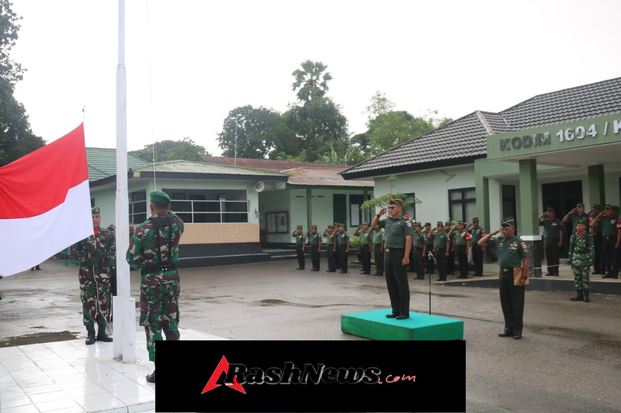 Personel Kodim Kupang Ikuti Upacara Bendera Senin Rutin