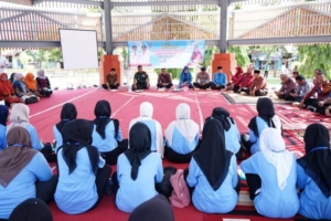 Bersama Wakil Bupati, Danramil 1614-01 Dompu Hadir di Forum Anak Daerah