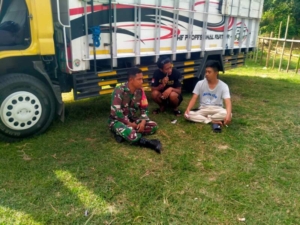 Babinsa Jereweh Turun Langsung, Monitoring Wilayah Berjalan Aman dan Lancar