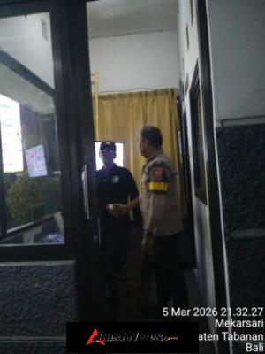 Patroli Sambang Malam Hari, Polsek Baturiti Perkuat Upaya Cegah Gangguan Kamtibmas