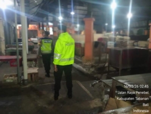 Antisipasi Gangguan Kamtibmas Polsek Penebel  Patroli Subuh