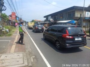 Polsek Selemadeg intensifkan Strong Point Siang, Pastikan kelancaran lalulintas di Jalur Nasional