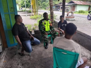 Babinsa Hadir di Tengah Masyarakat, Warga Rangalaka Sambut Baik Kegiatan Komsos