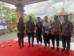 Wakapolres Tabanan Gelar Minggu Kasih Bersama Pemuda Peduli Lingkungan di Abiantuwung, Perkuat Sinergi Jaga Kamtibmas