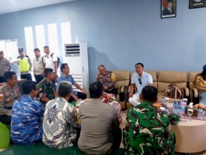 Sinergitas TNI-Polri dan Pemda, Penjemputan Wakapolda NTT Berlangsung di Bandara Umbu Mehang Kunda