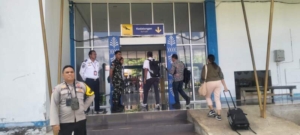 TNI Siaga di Bandara Gewayantana, Jamin Keamanan Arus Mudik Lebaran