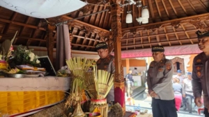 Kapolres Tabanan Melayat ke Rumah Duka AIPTU I Putu Eka Santana, Wujud Kepedulian dan Solidaritas Keluarga Besar Polres Tabanan