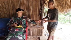 Kepedulian Satgas Pamtas Yonarhanud 2 Kostrad Gelar Pelayanan Kesehatan