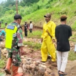 Warga Tasi, Talwai, dan Waimi Antusias Bangun Pasar Desa Secara Gotong Royong