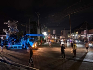Personel Polsek Denpasar Barat Pam Keberangkatan Ogoh-Ogoh Kuta Selatan Menuju Festival Puspem Badung 2026