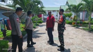 TNI-Polri Jaga Kunjungan Idul Fitri di Lapas, Babinsa Sampaikan Pesan Kamtibmas