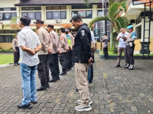 Sipropam Polres Tabanan Laksanakan Pengecekan Personel Apel Operasi Cipkon Agung-2026, Pastikan Kesiapan Maksimal