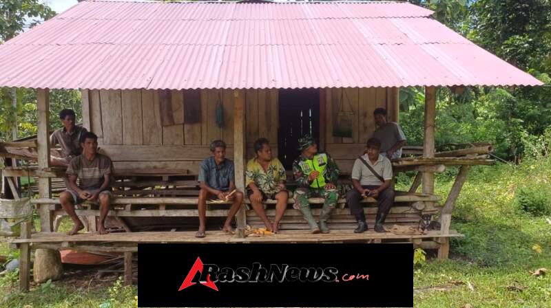 Tingkatkan Keamanan Lingkungan, Babinsa Umbu Ratu Nggay Barat Ajak Warga Peduli Kamtibmas