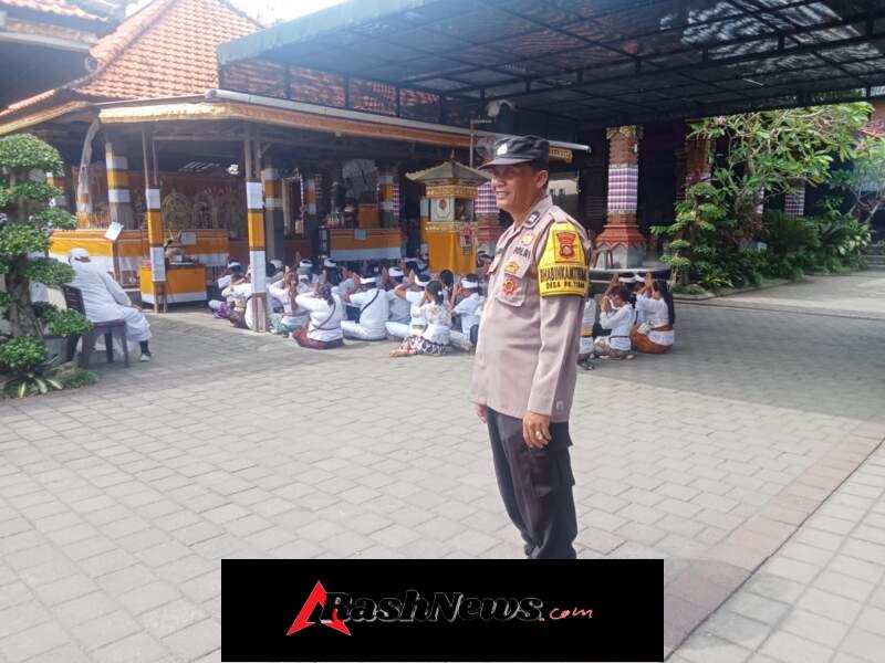 Bhabinkamtibmas Desa Pangkung Tibah Polsek Kediri Melaksanakan Pengamanan Kegiatan Ngaben Crematorium Santa Graha
