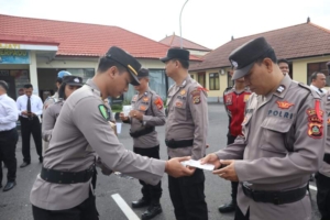 Jaga Stamina Personel, Kasatgas Ban Ops Bagikan Vitamin Usai Apel Ops Cipkon Agung-2026