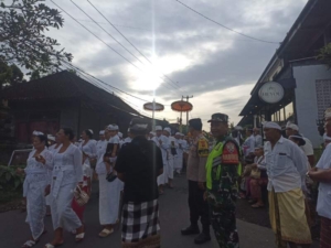 Harmoni Tradisi dan Keamanan, Pengamanan Humanis Warnai Piodalan Kahyangan Tiga Pejeng Kawan