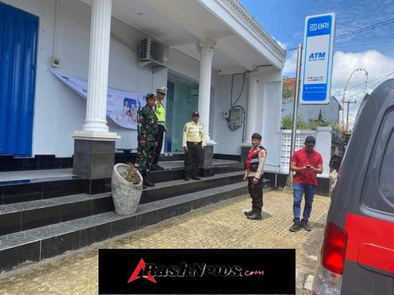 Jaga Stabilitas Keamanan Wilayah, Anggota Koramil 1623-03/Rendang laksanakan Patroli Sinergi TNI-Polri