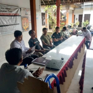 Babinsa 1623-04/Sidemen Ikuti Mediasi Permasalahan Saluran Irigasi Subak Sangkungan