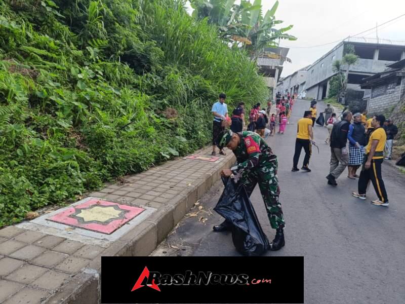 Anggota Koramil 1623-03/Rendang Dukung Kegiatan Jumat Bersih Pemerintah Kecamatan Rendang