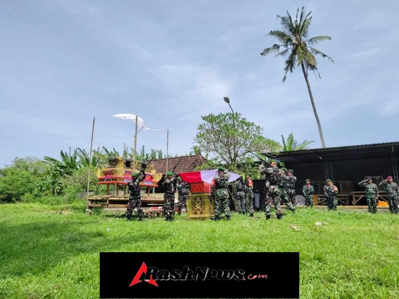 Tembakan Salvo Warnai Upacara Perabuan Militer Almarhum nPeltu ( Purn ) Ketut Nusa