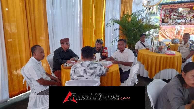 Upacara Sakral dan Bantuan Hibah Warnai Kunjungan Bupati Gianyar, Danramil Pastikan Kegiatan Berjalan Aman dan Khidmat