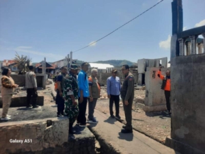 Koramil 1607-04/Alas Bersama BNPB Hadirkan Harapan bagi Korban Kebakaran