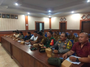 Sinergi Babinsa dan Pemerintah Desa Singakerta, Musyawarah BUMDes Berjalan Aman dan Kondusif