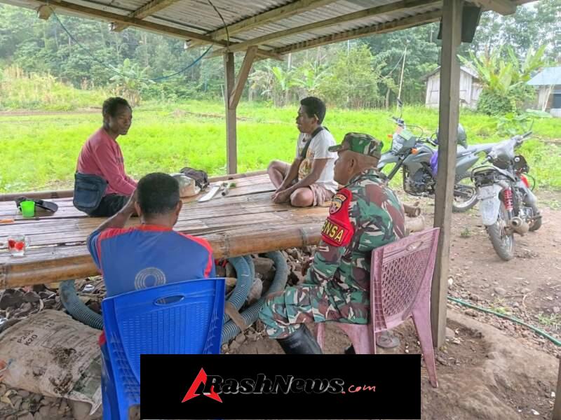 Pererat Silaturahmi, Babinsa Kunjungi Warga Desa Lakwati