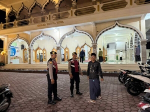 Sat Samapta Polres Klungkung Laksanakan Patroli Sahur di Masjid Nurul Huda.
