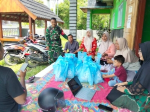 Babinsa Seteluk Perkuat Koordinasi Data Penerima Manfaat MBG di Desa Seran