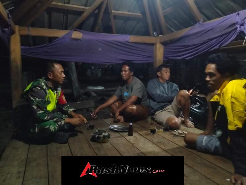 Babinsa Koramil Manggelewa Ajak Warga Aktif Jaga Keamanan Desa
