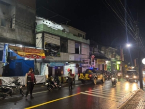 Sat Samapta Polres Klungkung Laksanakan Pengamanan Sholat Tarawih di Masjid Al Hikmah Kampung Lebah