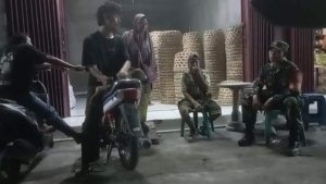Patroli Kongkow-Kongkow, Babinsa Sukarema Ajak Warga Perhatikan Pergaulan Anak Remaja