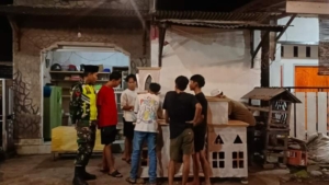 Ciptakan Situasi Kondusif, Babinsa Koramil Aikmel Intensifkan Patroli Malam di Desa Wanasaba Saat Ramadhan