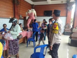 Bhabinkamtibmas Kelurahan Bitera Monitoring Posyandu Siklus Hidup di Lingkungan Sengguan