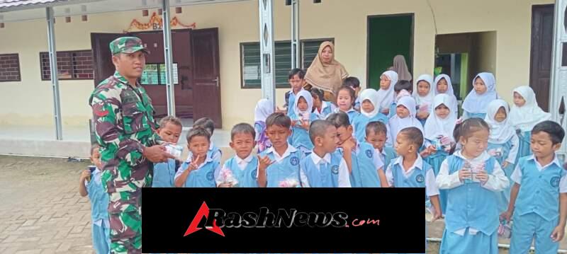 Koptu Sufyan Dampingi Kegiatan Makan Bergizi Gratis bagi Siswa TK Negeri 1 Sekongkang