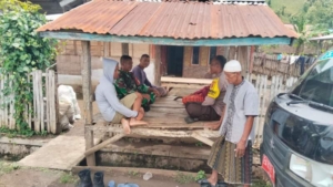 Ciptakan Wilayah Aman dan Nyaman, Babinsa Desa Mumbu Intensifkan Komunikasi Sosial dengan Warga