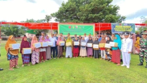 Upacara Penutupan TMMD di Kabupaten Bima diikuti dengan Penyaluran Bantuan Sembako untuk Lansia dan Warga Tidak Mampu