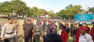 Dukung kegiatan pengamanan Idul Fitri 1447 H, Prajurit Kodim 1623/Karangasem ikut apel gelar pasukan operasi ketupat agung.