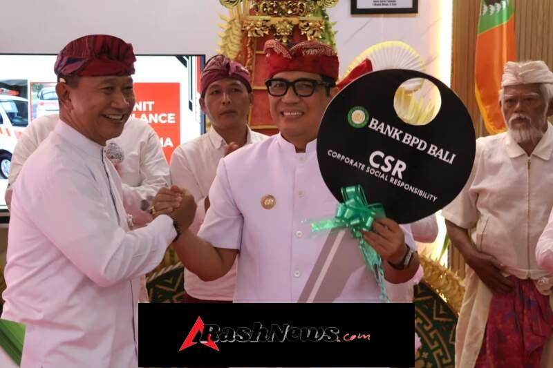 Sambut Peningkatan Kesejahteraan, Bupati Sanjaya Serahkan Bantuan Ambulans dan Program Bedah Rumah