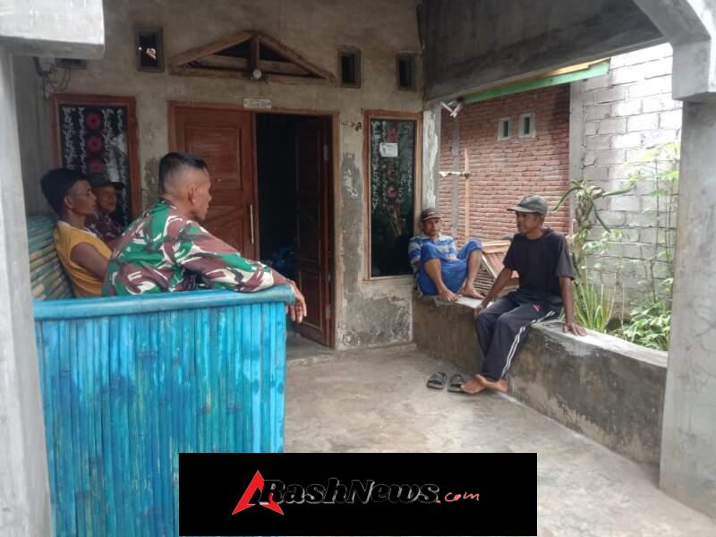 Pererat Silaturahmi, Babinsa Serakapi Sambangi Warga Dusun Jawaria