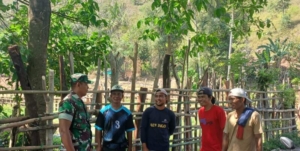 Lewat Komsos, Babinsa Ta’a Ajak Warga Utamakan Keselamatan di Kebun