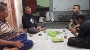 Melalui Patroli Kongkow-Kongkow, Babinsa Kalijaga Timur Perkuat Kamtibmas Bersama Warga