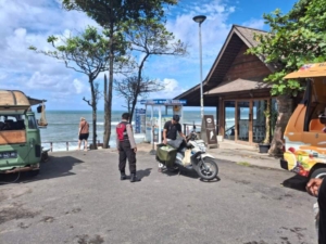 Beri Rasa Aman Wisatawan  Polsek Kuta Utara Patroli Di Jalan  Batu Mejan